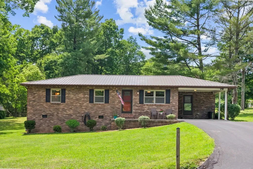 156 Pace Avenue Crossville TN 38555