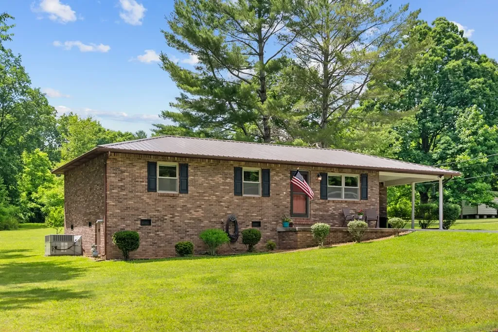156 Pace Avenue Crossville TN 38555