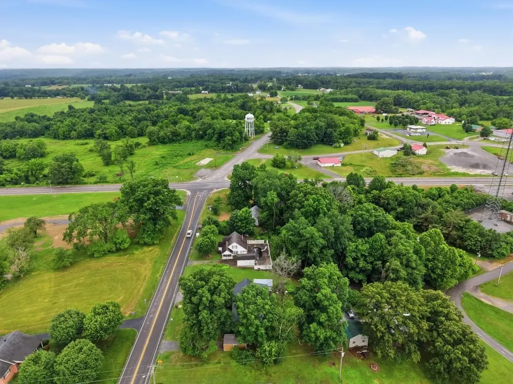 553 Lafayette Road Red Boiling Springs TN 37150