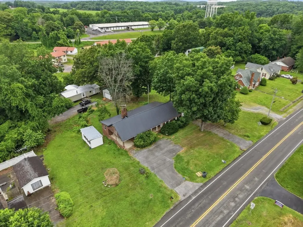 553 Lafayette Road Red Boiling Springs TN 37150