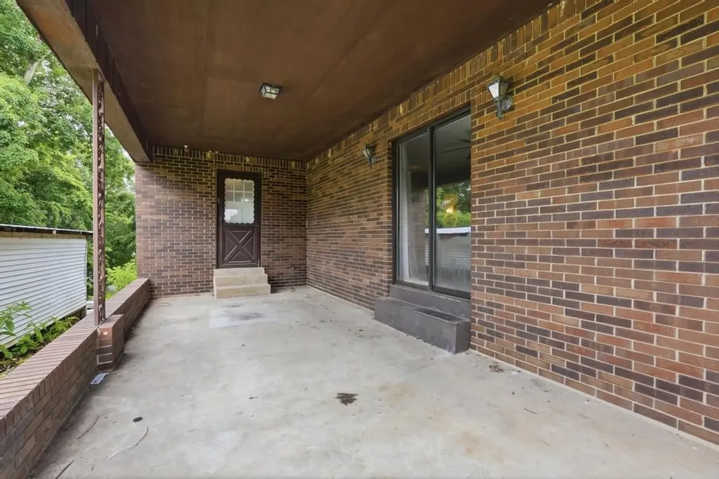 553 Lafayette Road Red Boiling Springs TN 37150