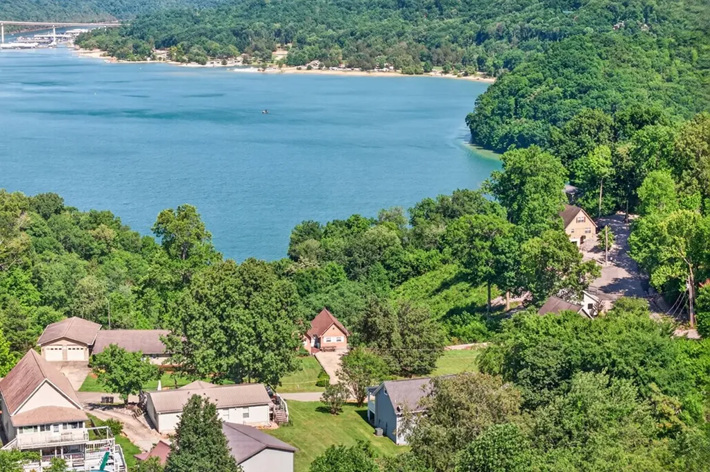 312 Cosby Parris Byrdstown TN 38549