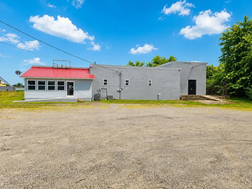 104 S Keyes Street Crossville TN 38555