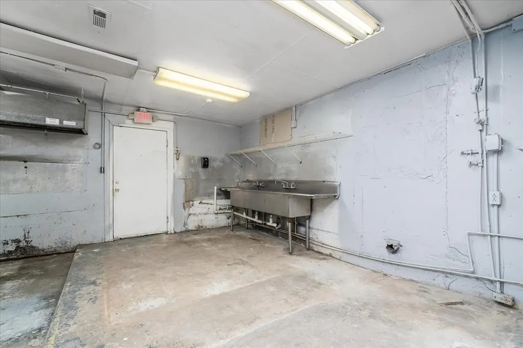 104 S Keyes Street Crossville TN 38555