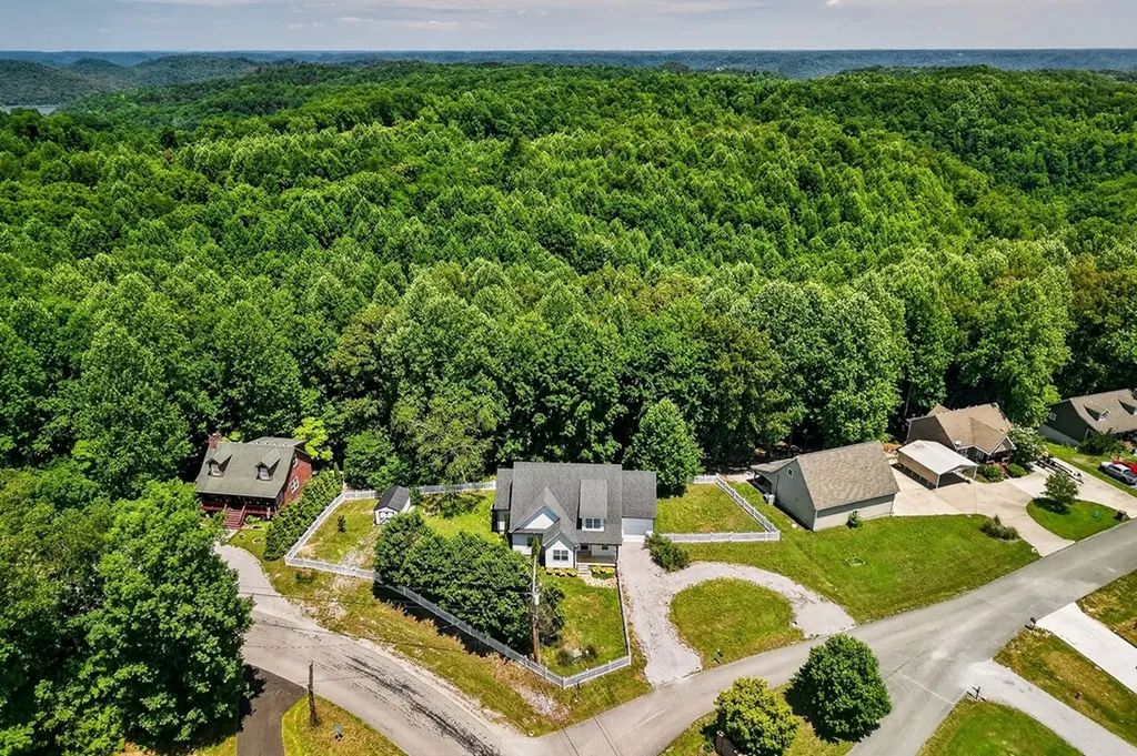 105 Shiloh Lane Smithville TN 37166