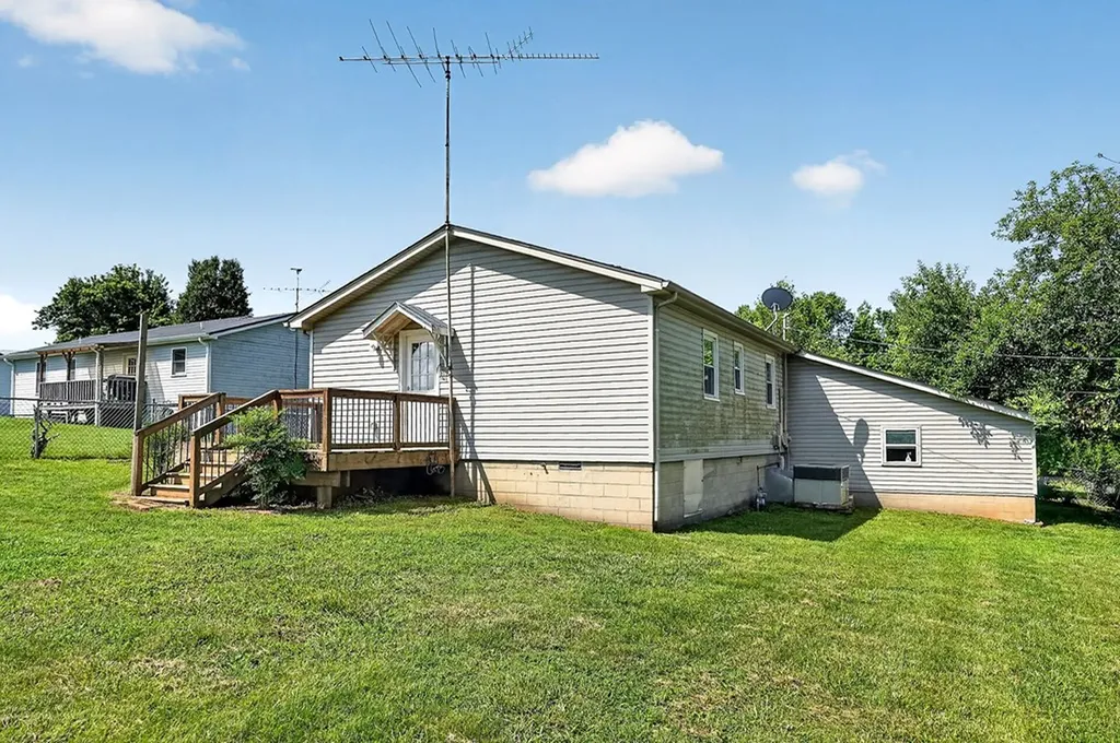 200 Woodmont Drive Sparta TN 38583