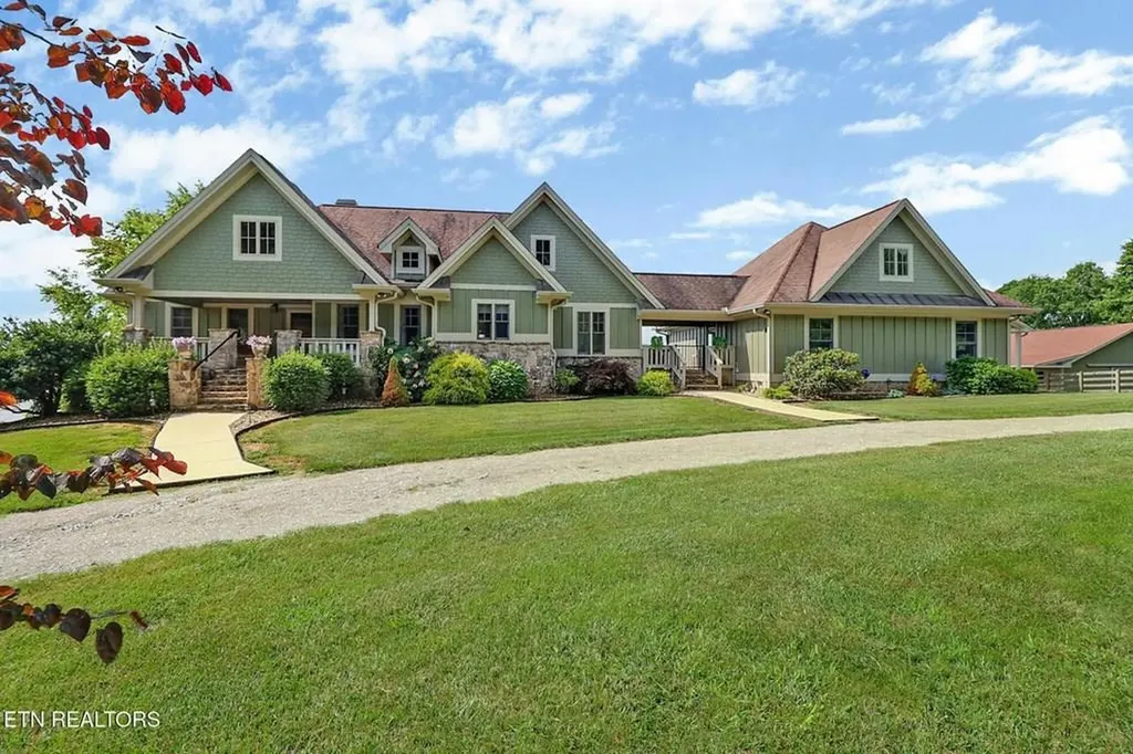 1201 Bridle Trail Spencer TN 38585