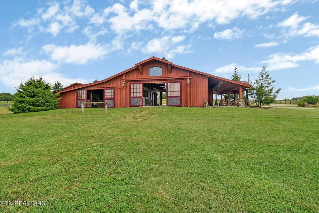 1201 Bridle Trail Spencer TN 38585