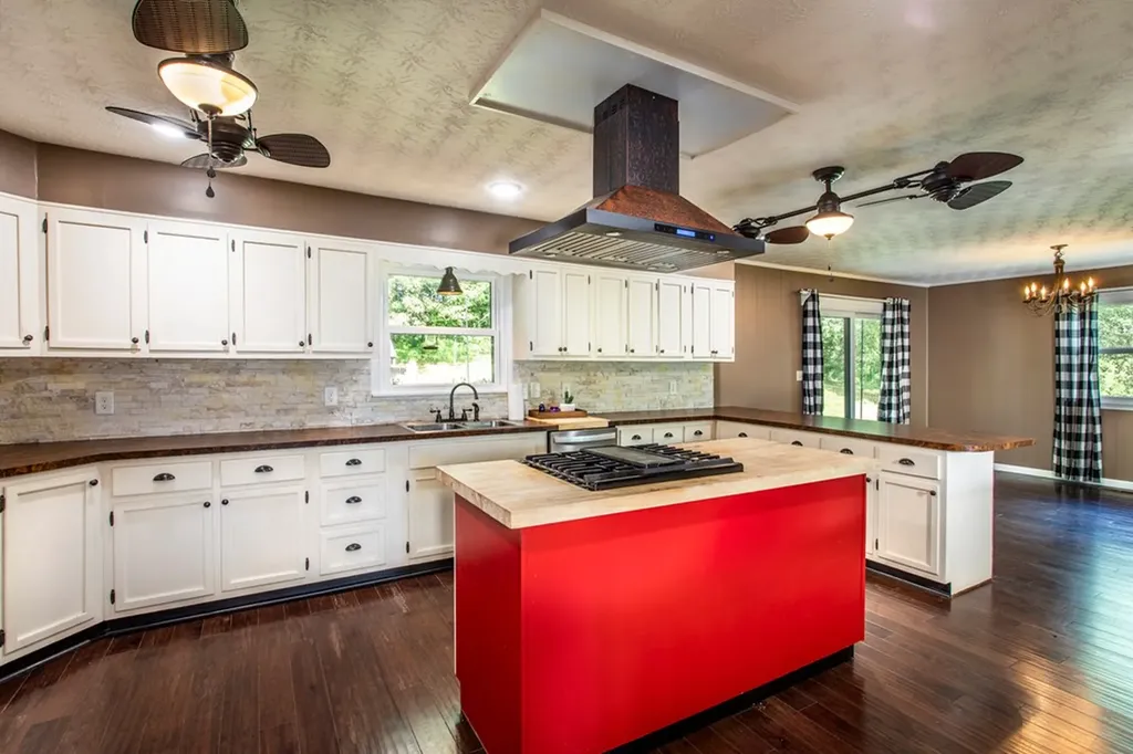 612 Oak Terrace Drive Livingston TN 38570