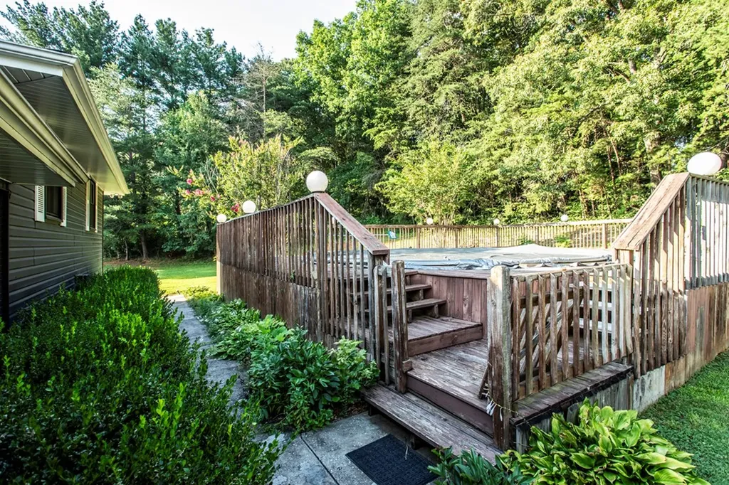612 Oak Terrace Drive Livingston TN 38570