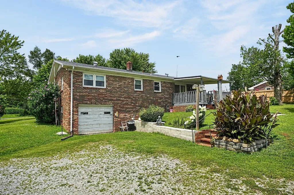 234 Jim Hennessee Road Sparta TN 38583