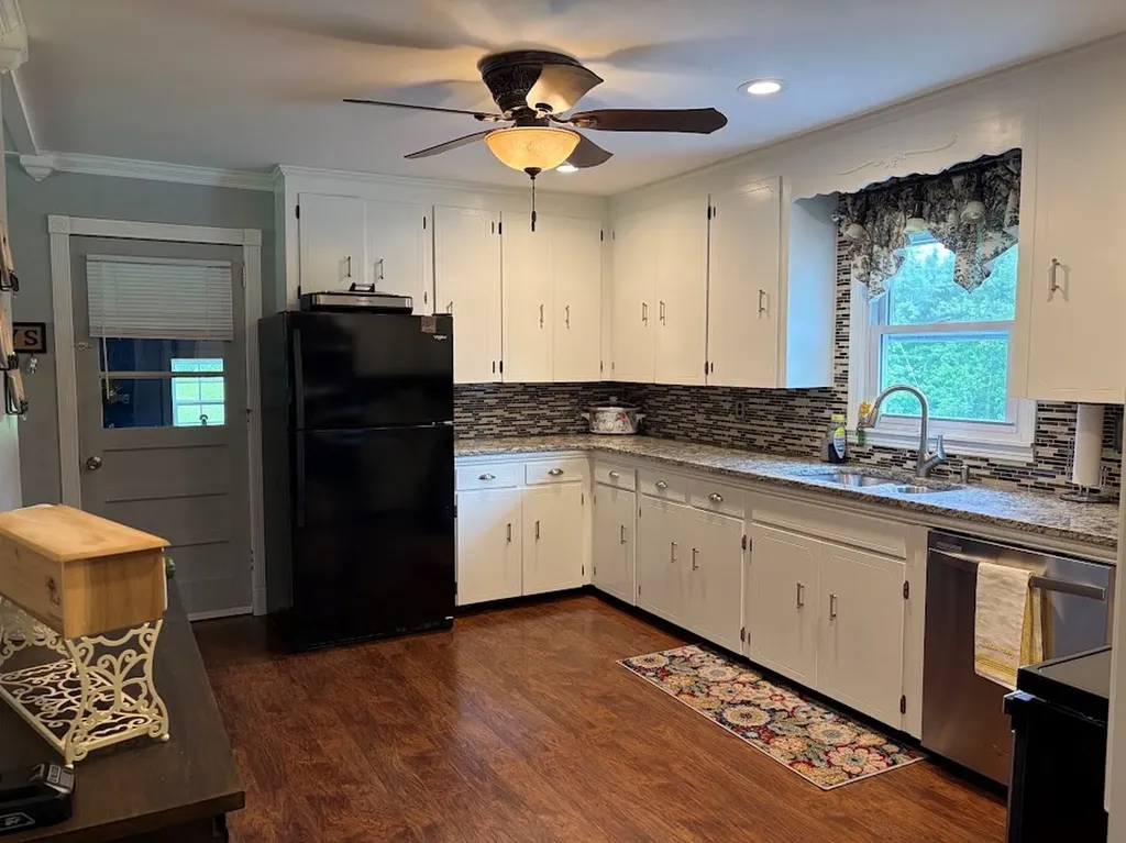 664 1st Avenue S Baxter TN 38544