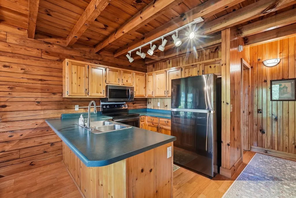 154 Parkview Drive Byrdstown TN 38549
