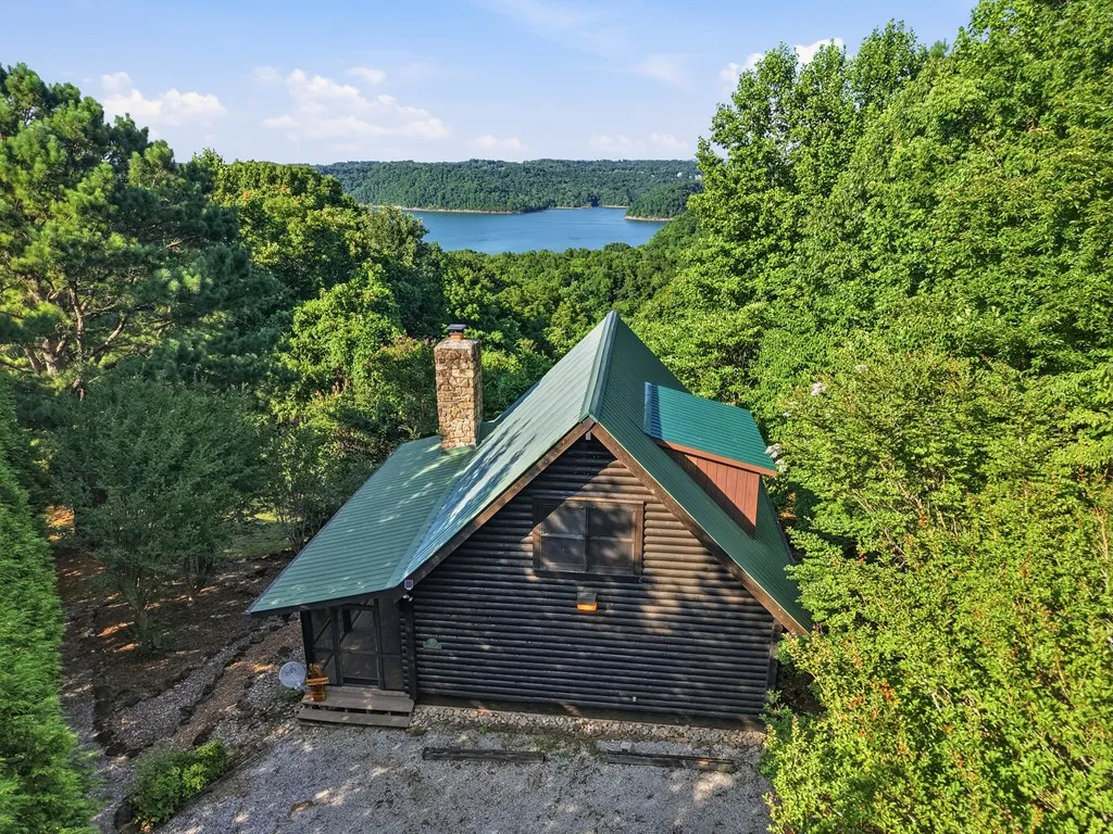 154 Parkview Drive Byrdstown TN 38549