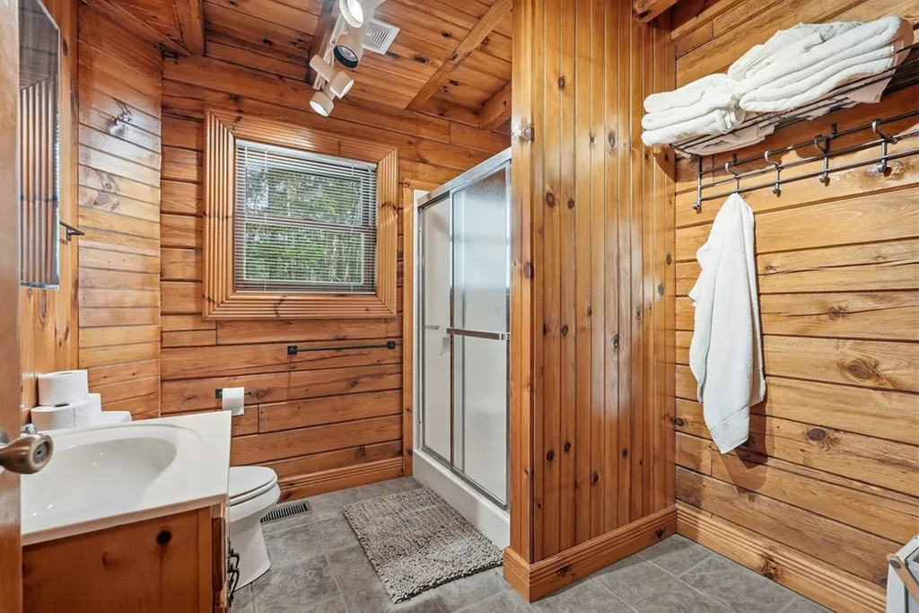 154 Parkview Drive Byrdstown TN 38549