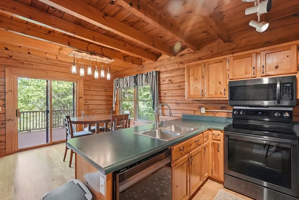 154 Parkview Drive Byrdstown TN 38549