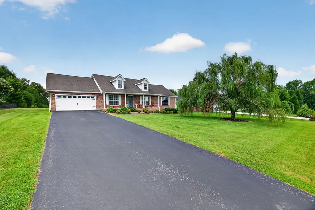 3930 Hilltop Drive Cookeville TN 38506