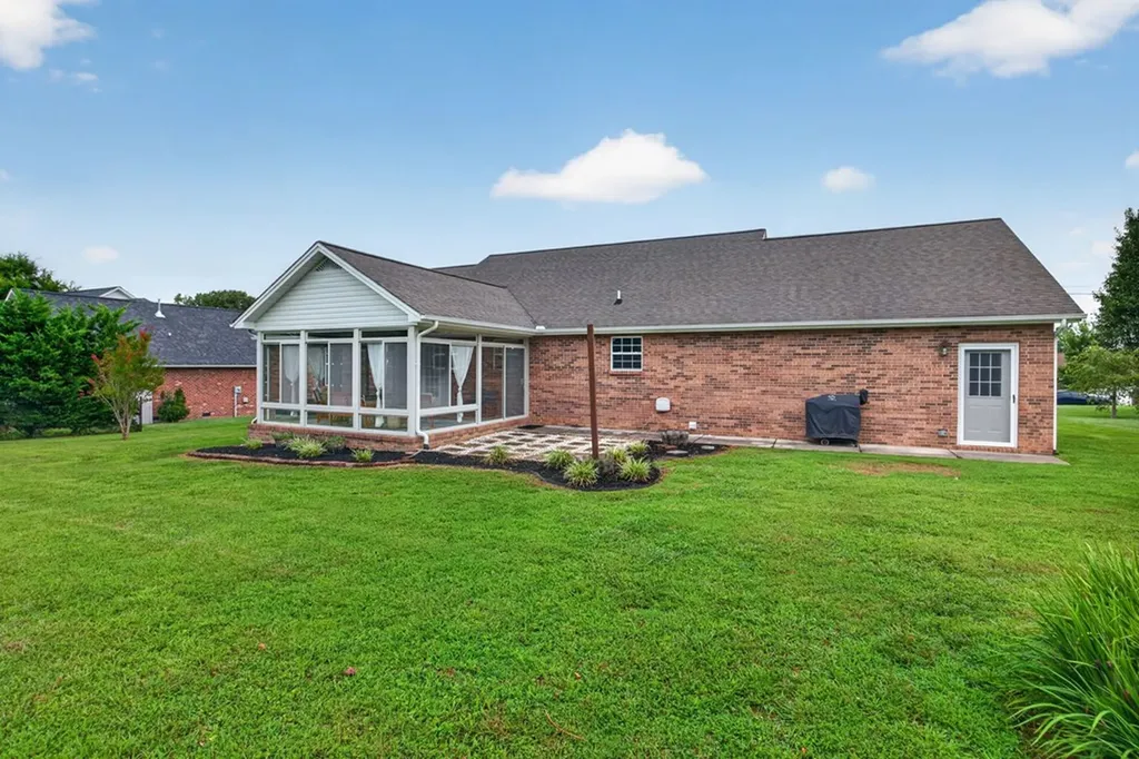 3930 Hilltop Drive Cookeville TN 38506
