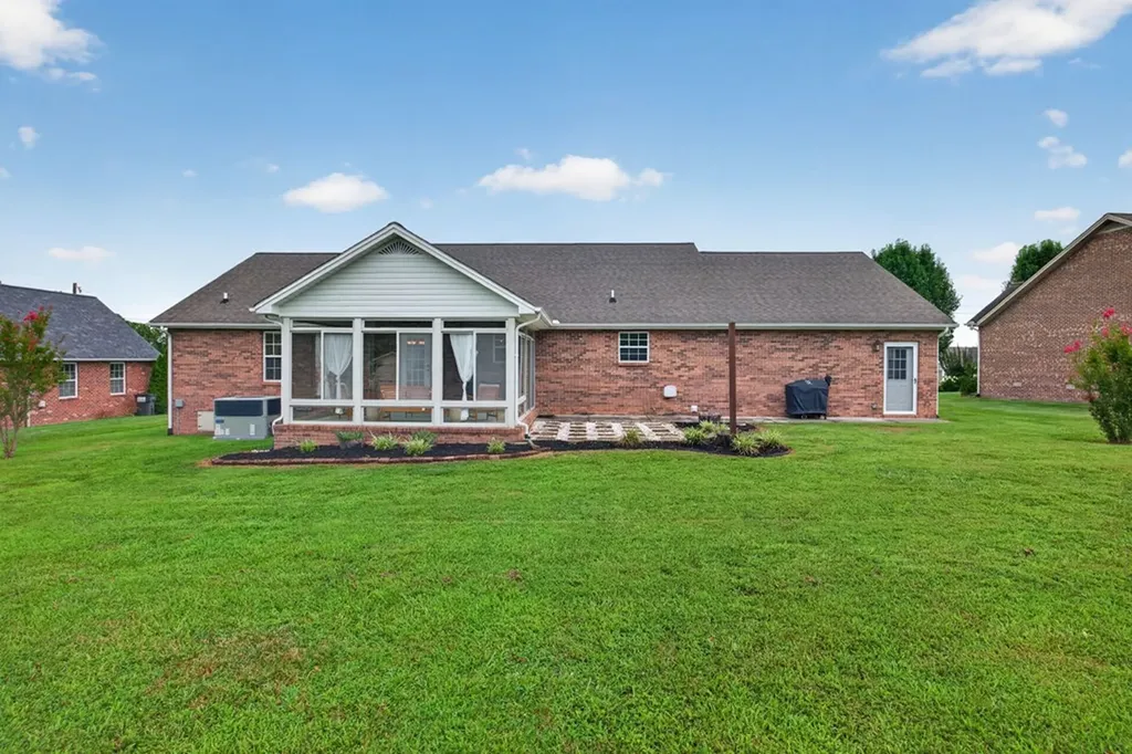 3930 Hilltop Drive Cookeville TN 38506