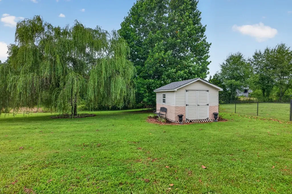 3930 Hilltop Drive Cookeville TN 38506