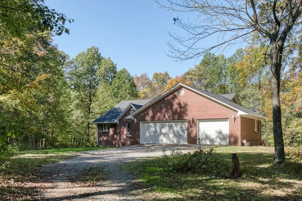 8631 Monterey Highway Monterey TN 38574-3205