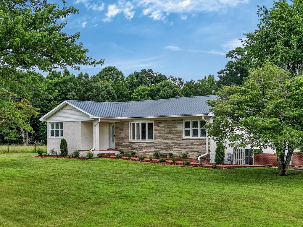 1260 Coconut Ridge Road Smithville TN 37166