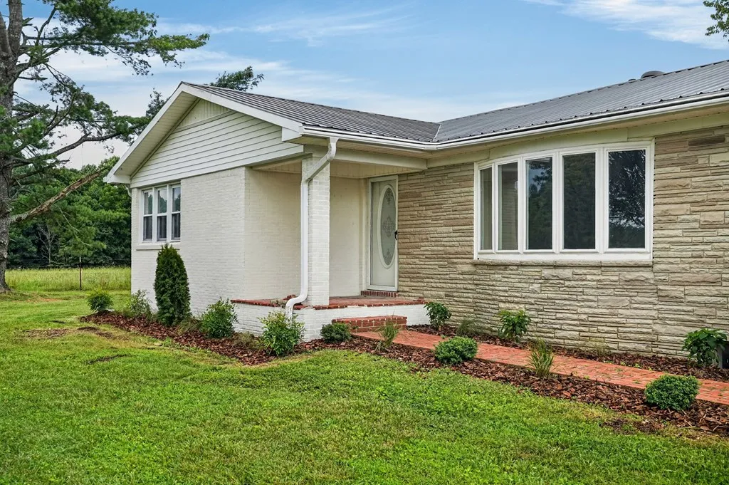 1260 Coconut Ridge Road Smithville TN 37166