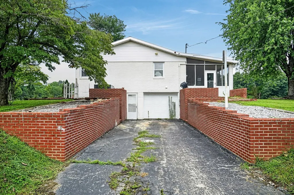 1260 Coconut Ridge Road Smithville TN 37166