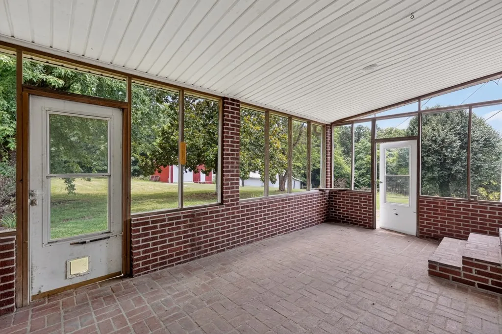 1260 Coconut Ridge Road Smithville TN 37166