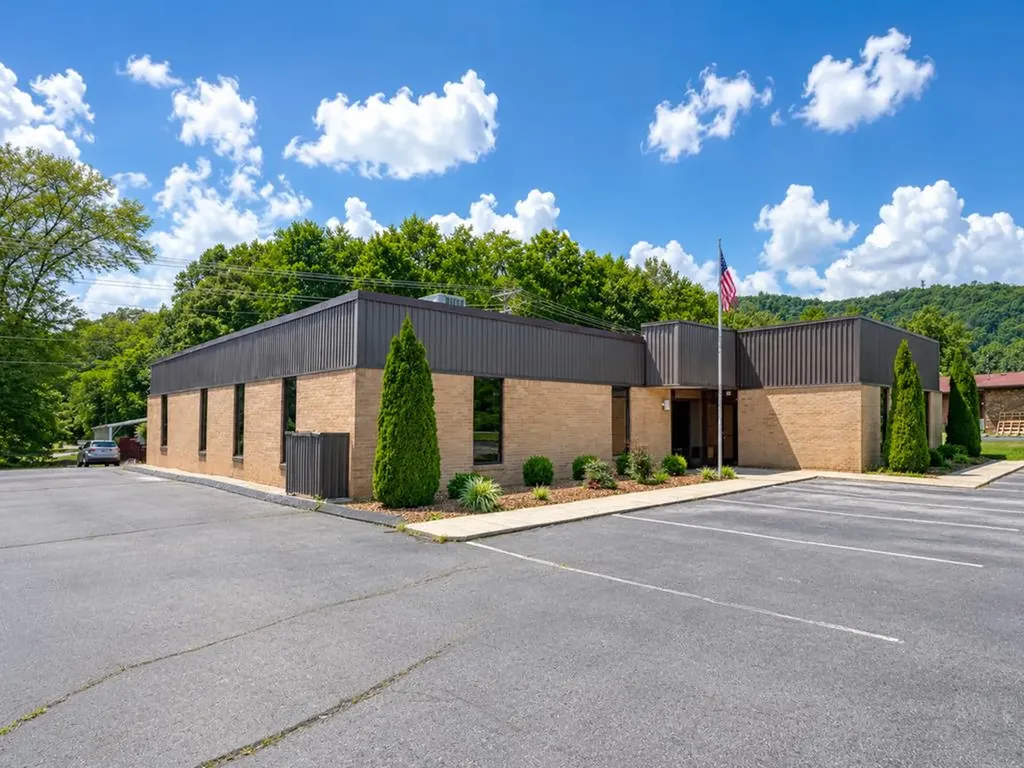 2528 Bradford Hicks Drive Livingston TN 38570