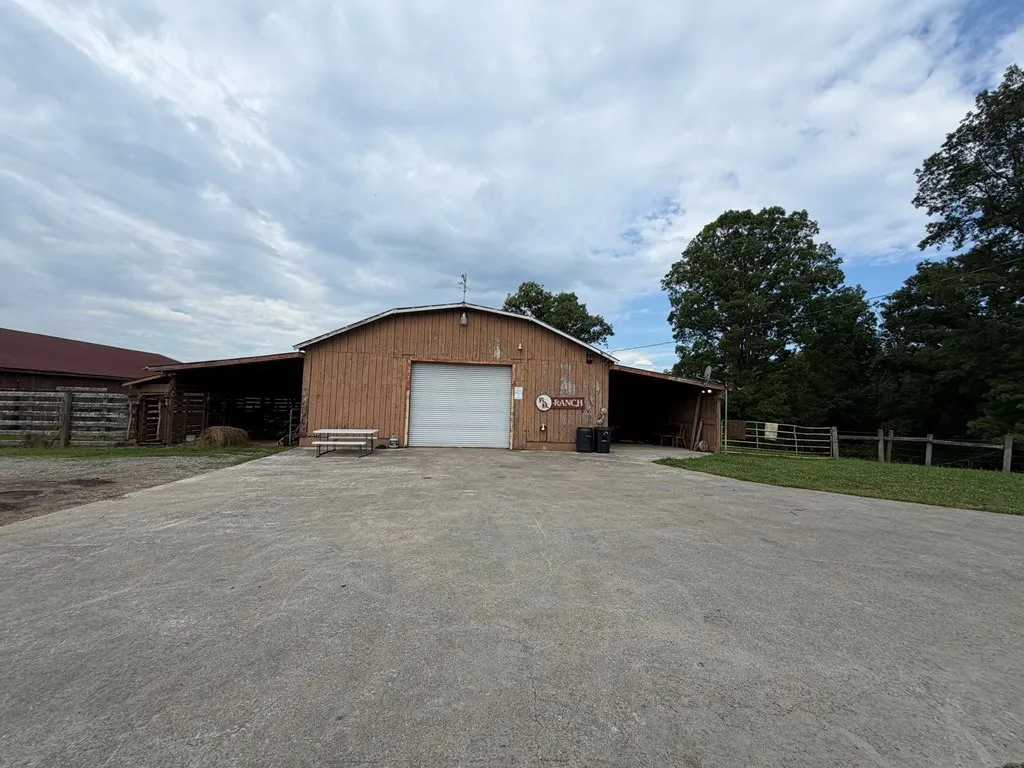 1041 Walt Reed Road Grandview TN 37337