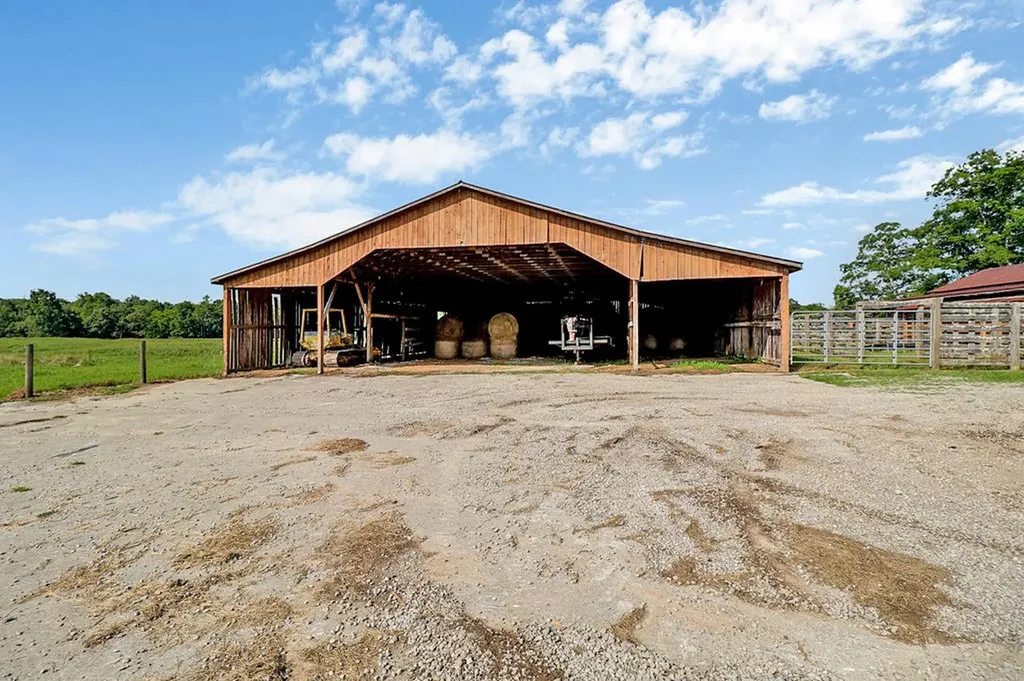 1041 Walt Reed Road Grandview TN 37337