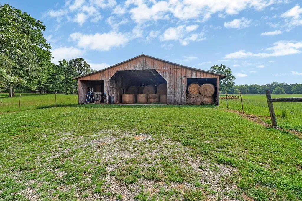 1041 Walt Reed Road Grandview TN 37337