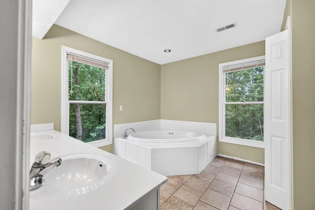 1945 Forest Circle Cookeville TN 38506