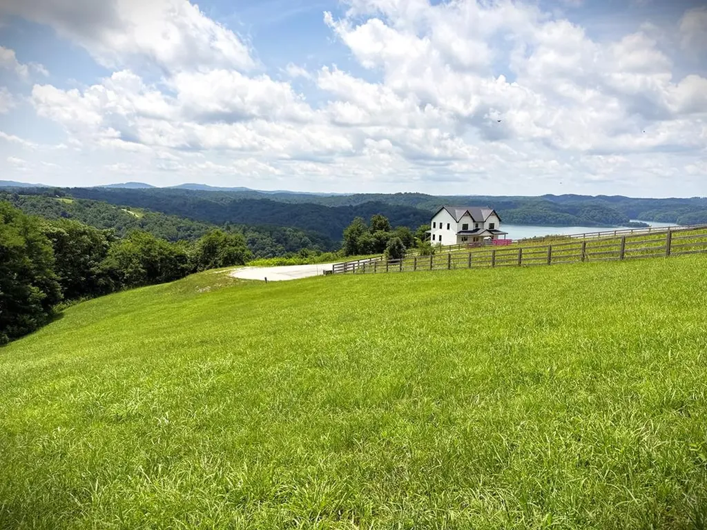 24B Bluegill Lane Hilham TN 38568