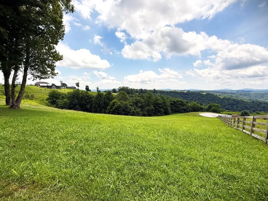24B Bluegill Lane Hilham TN 38568