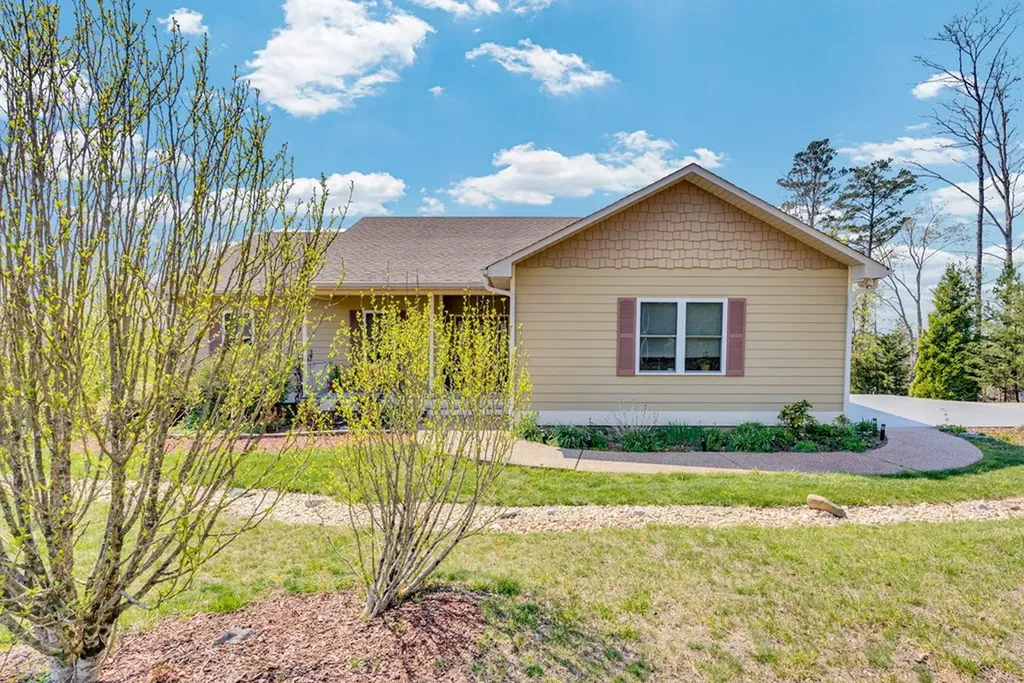 203 Big Leaf Road Jamestown TN 38556