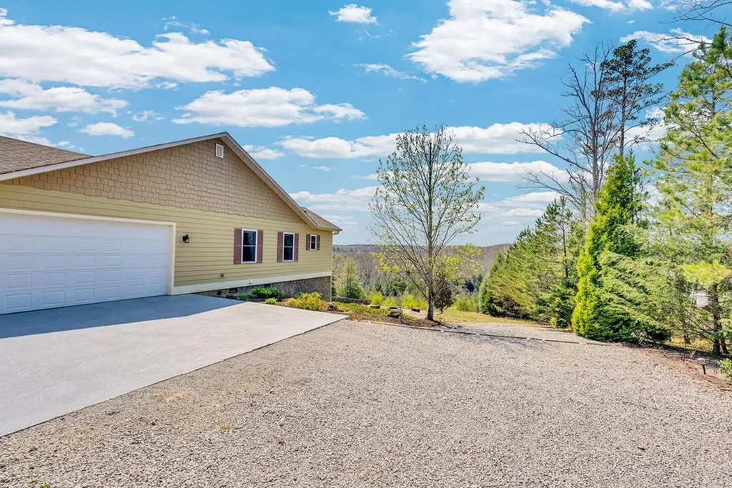 203 Big Leaf Road Jamestown TN 38556