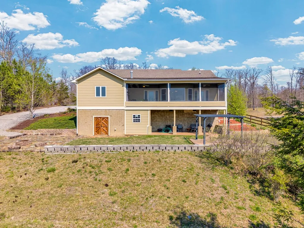 203 Big Leaf Road Jamestown TN 38556