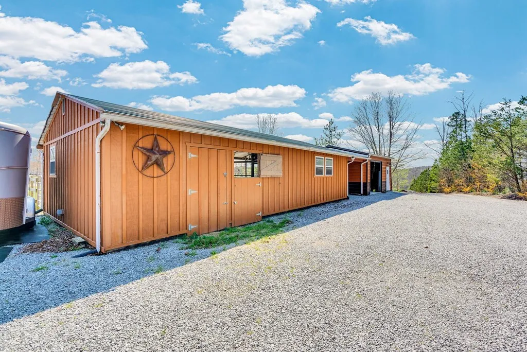203 Big Leaf Road Jamestown TN 38556