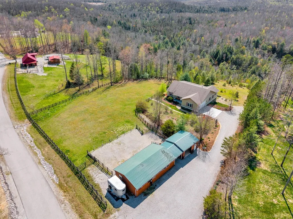 203 Big Leaf Road Jamestown TN 38556