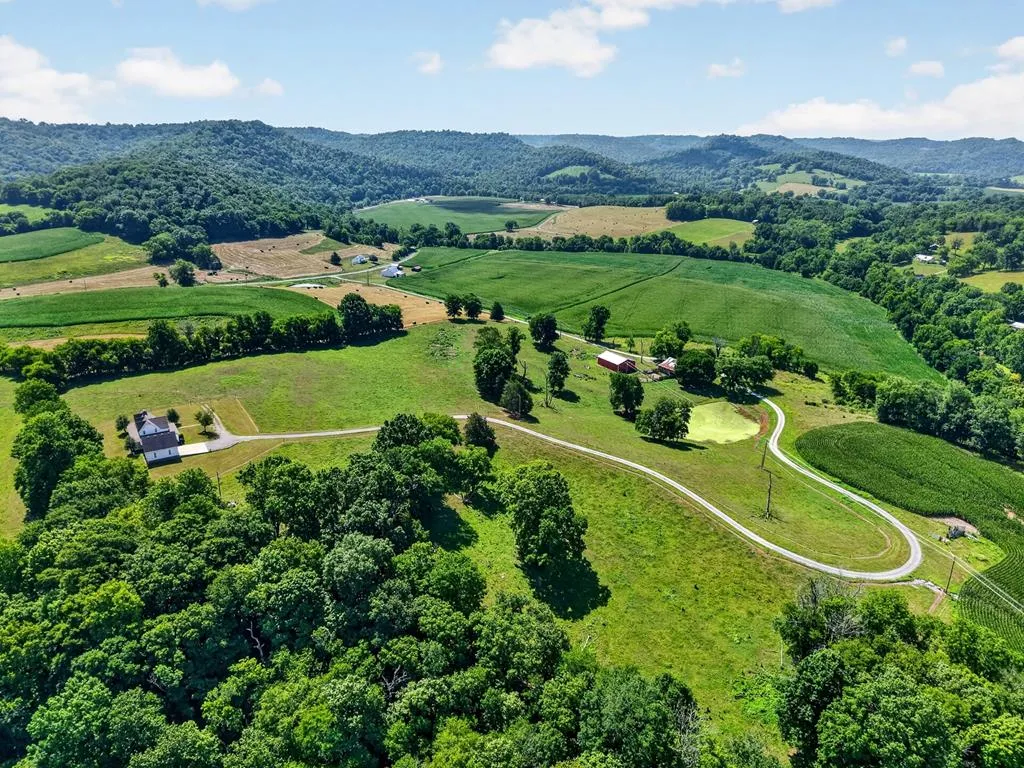 5713 Smith Fork Road Liberty TN 37095