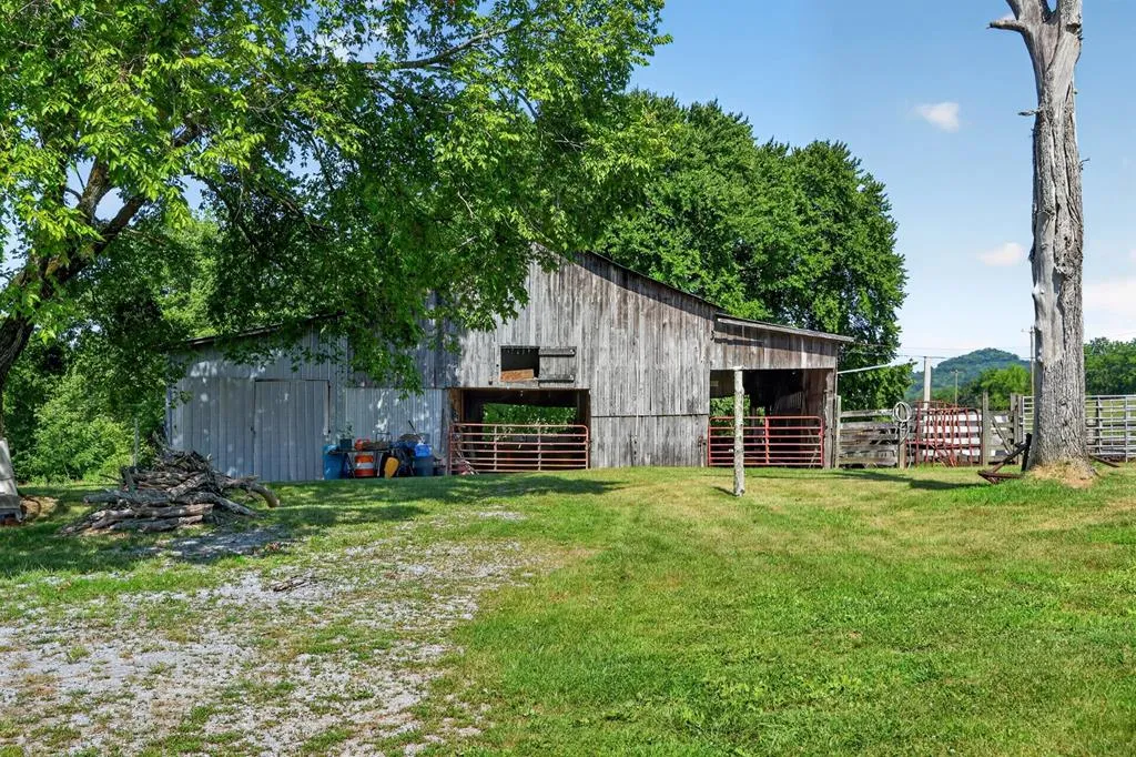 5713 Smith Fork Road Liberty TN 37095
