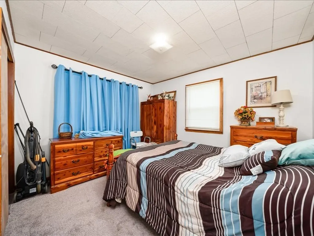 1050 Tompkinsville Highway Moss TN 38575