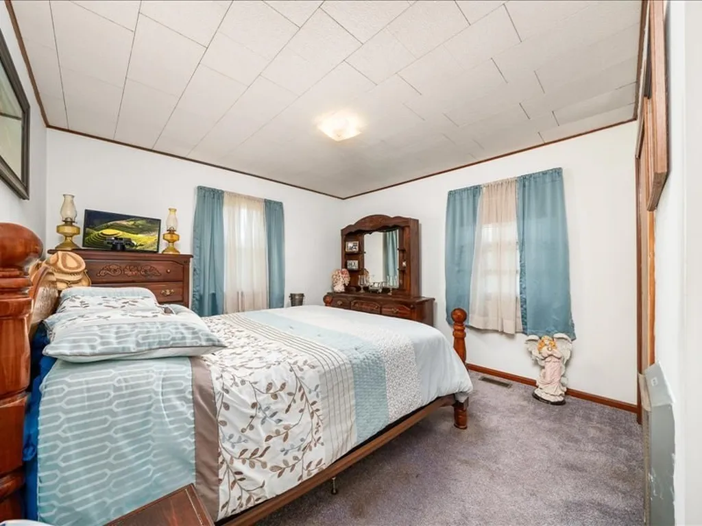 1050 Tompkinsville Highway Moss TN 38575