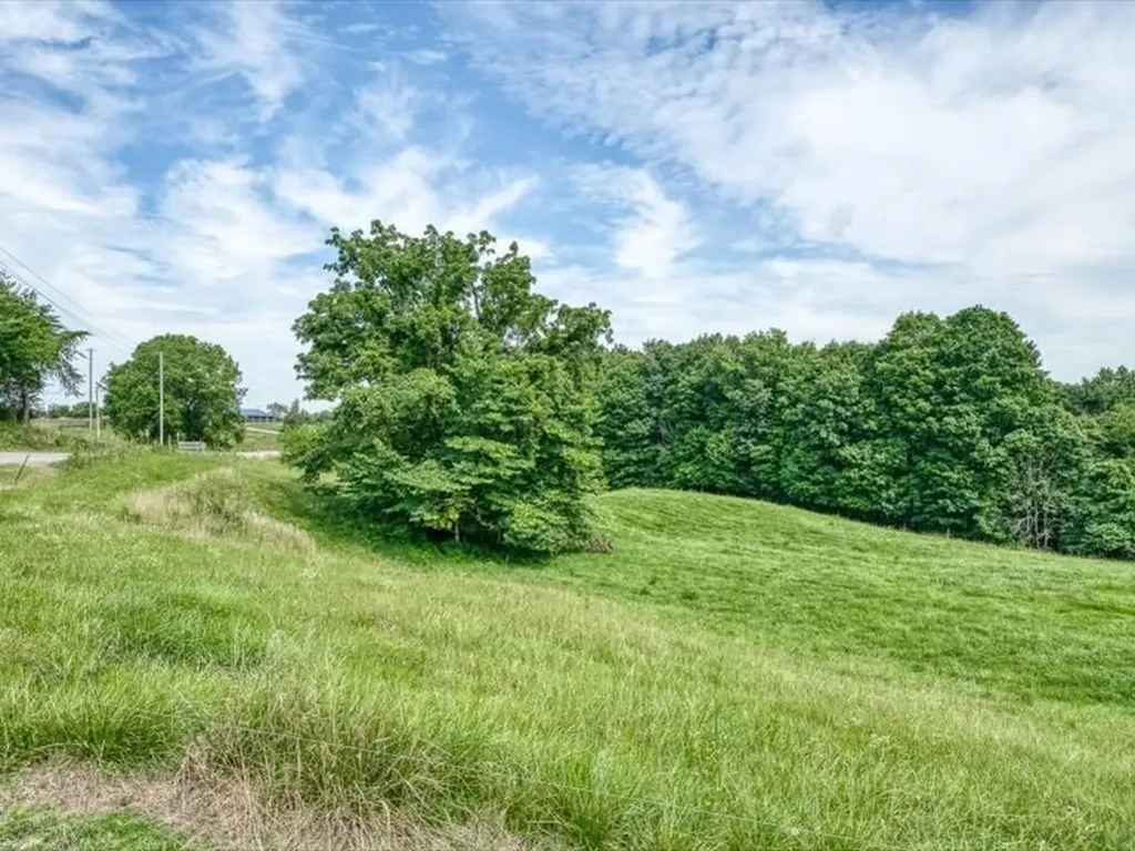 1050 Tompkinsville Highway Moss TN 38575