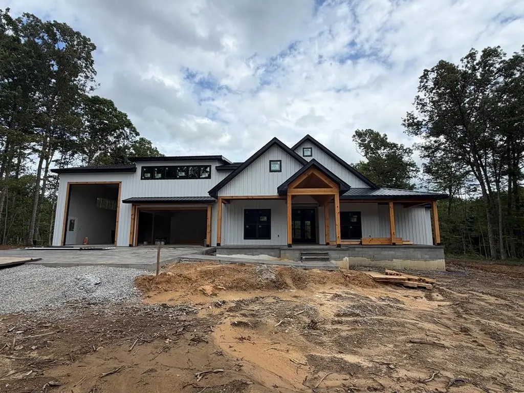 000 Twelve Oaks Jamestown TN 38556