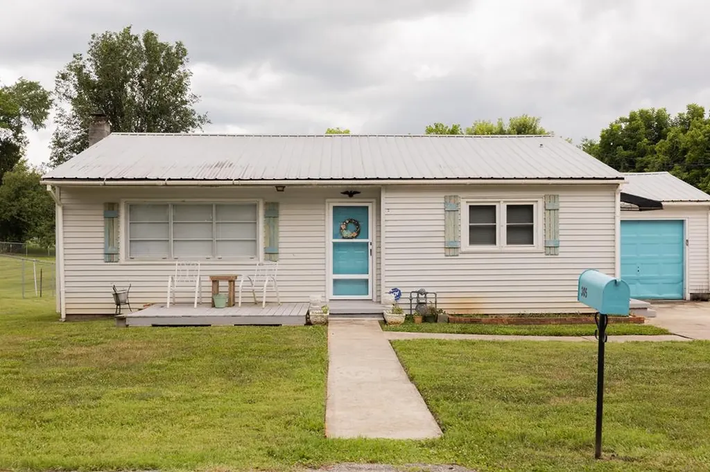 305 W Bronson Street Sparta TN 38583
