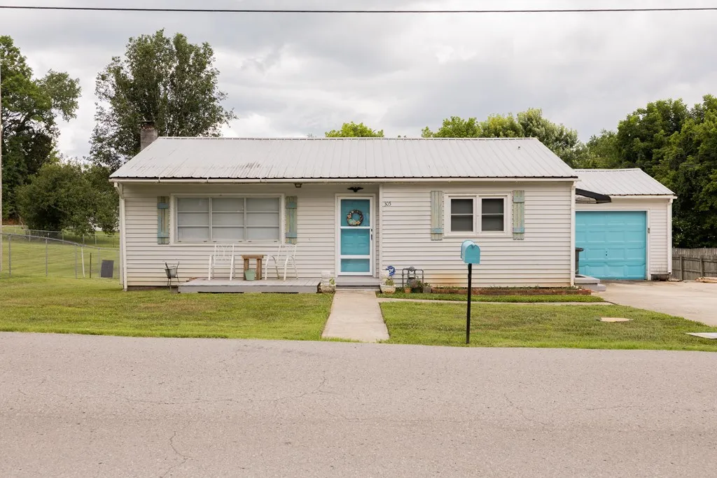 305 W Bronson Street Sparta TN 38583