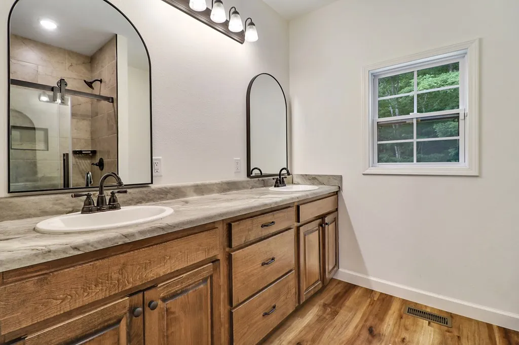528 St Anthony Drive Jamestown TN 38556